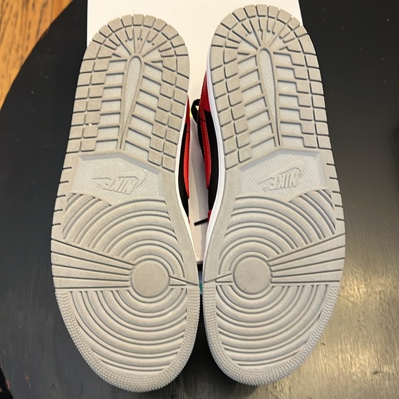 Jordan 1 Low SE “Joker” red/cement grey/black. Men’s 9 / Women’s 10.5
Mint - Picture 6 of 8